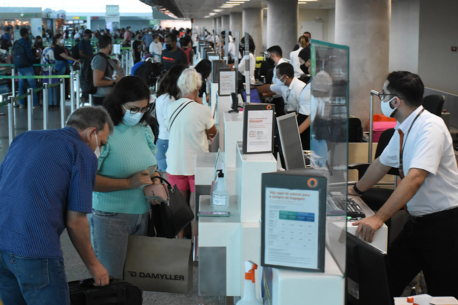 Sem nova licitação, Aeroporto Aluízio Alves acumula problemas