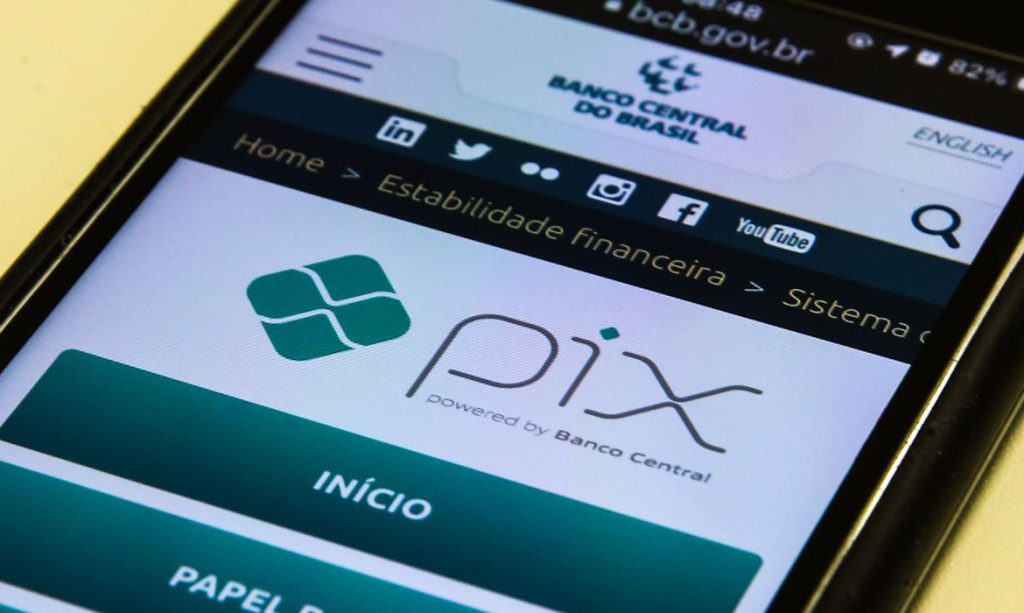 Pix bate recorde e supera 100 milhões de transações em um dia