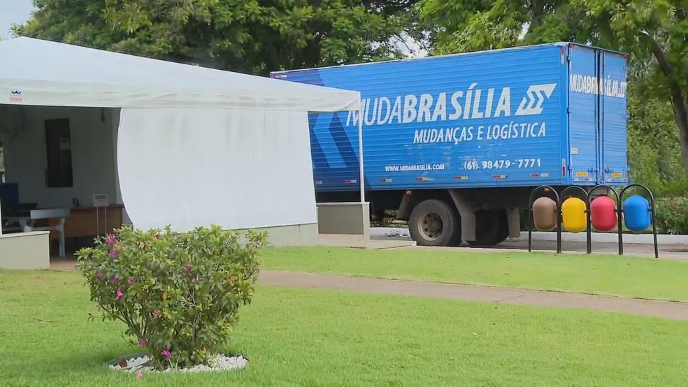 A poucos dias para troca de governo, caminhão de mudança é flagrado no Palácio da Alvorada