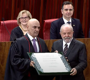 Lula e Alckmin são diplomados em cerimônia no TSE