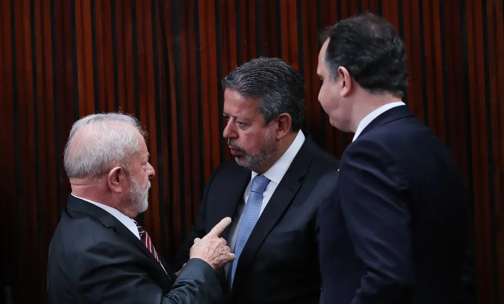 Andréia Sadi: Ao colocar Mercadante no BNDES, Lula abre alas para boiada do Centrão nas estatais