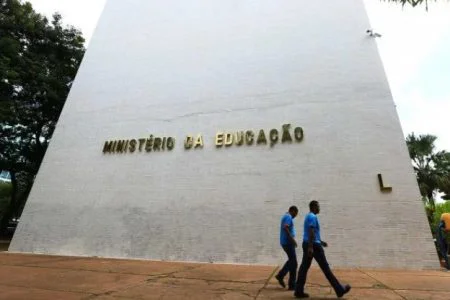 Educação Governo vai desbloquear R$ 2 bilhões do MEC esta semana, afirma Godoy