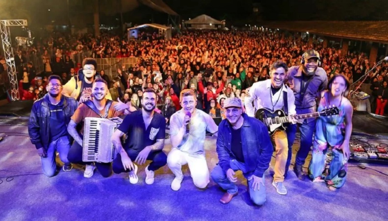 Banda de forró sofre grave acidente; músico está em coma induzido