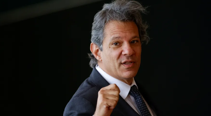 Lula me pediu para colocar pobre no Orçamento e rico no imposto de renda, diz Haddad