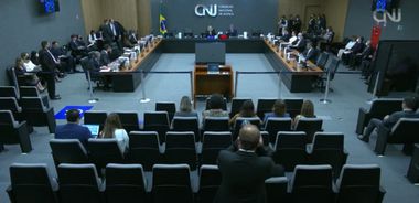 Corregedoria investiga 18 juízes por manifestações políticas em redes e suspende 9 contas