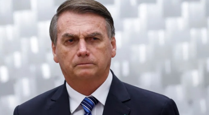 PF afirma que Bolsonaro cometeu crimes por divulgar informações falsas sobre Covid