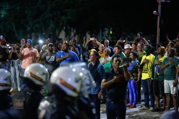 Clima de guerra a 20 dias da posse de Lula eleva tensão em Brasília