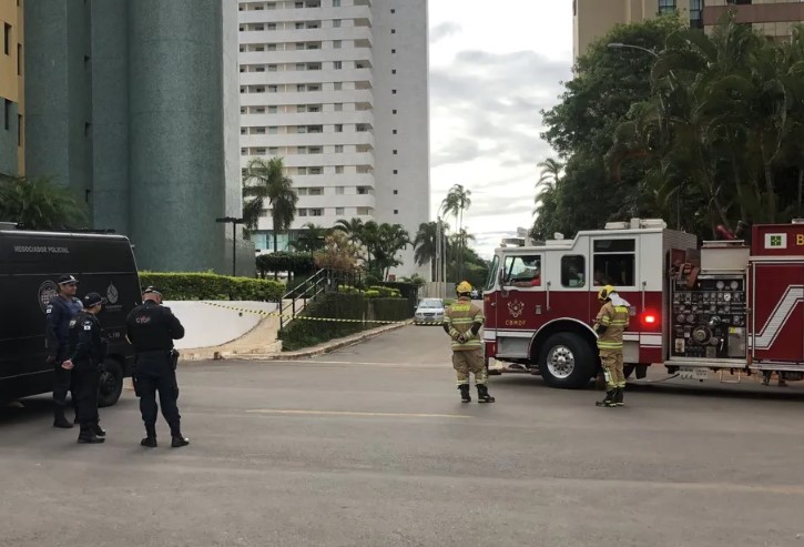 PM e Bombeiros são acionados após mochila ser deixada em área de hotéis em Brasília; suspeita de bomba é descartada