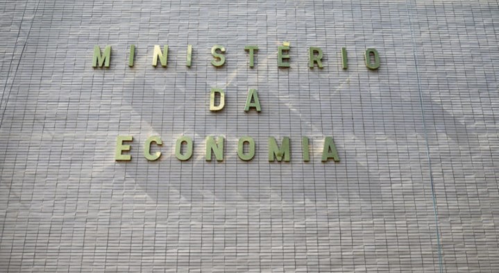 Ministério da Economia revê para cima crescimento do PIB e avalia novo desbloqueio de R$ 547 milhões até o fim do mês