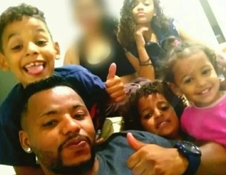 4 crianças são achadas mortas dentro de casa; pai é preso