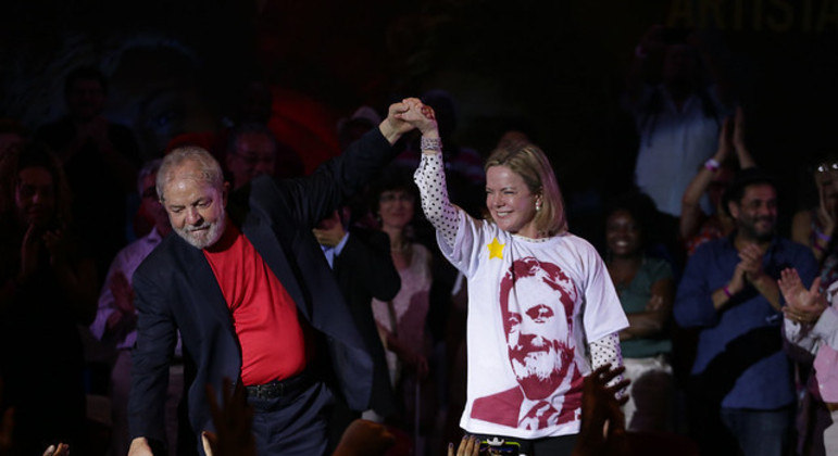 Gleisi Hoffmann continua na presidência do PT e não terá ministério, decide Lula