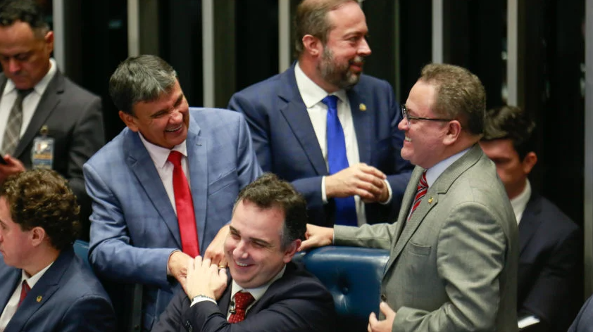 PEC do Estouro é aprovada em segundo turno no Senado; texto segue para Câmara