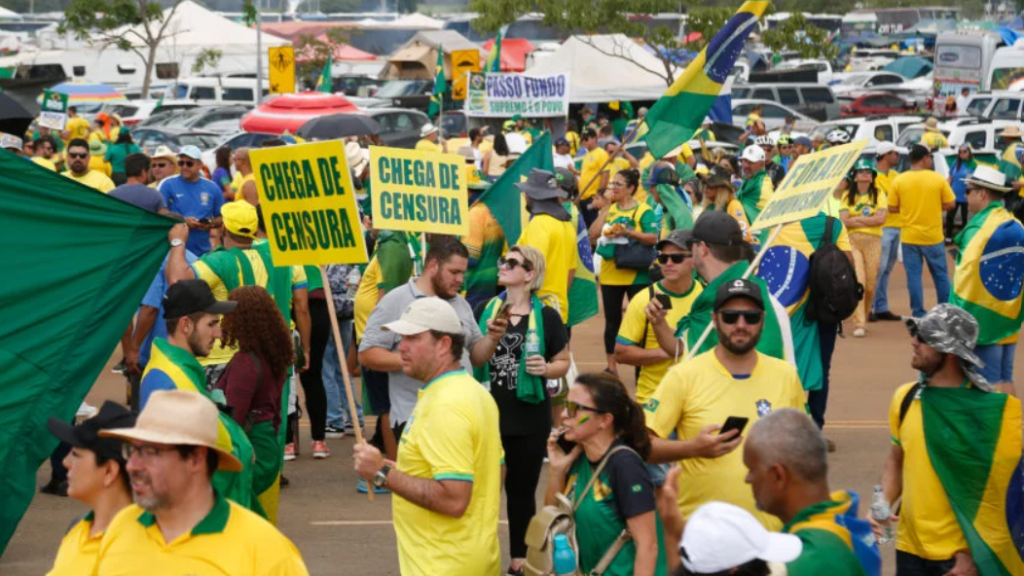 Manifestantes estão deixando acampamento em Brasília, diz Exército