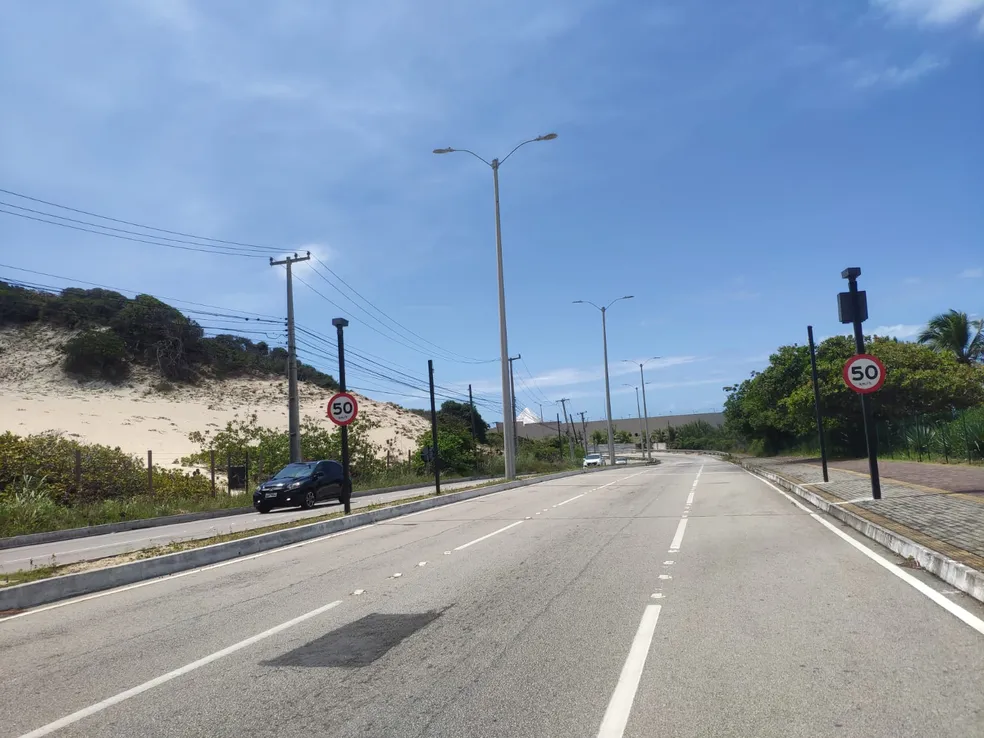 Radares de velocidade começam a funcionar na Via Costeira e na Av. João Medeiros Filho em Natal. Veja os pontos