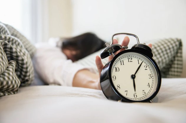 Apesar de dormirem mais, qualidade de sono das mulheres é pior que a dos homens, indica estudo