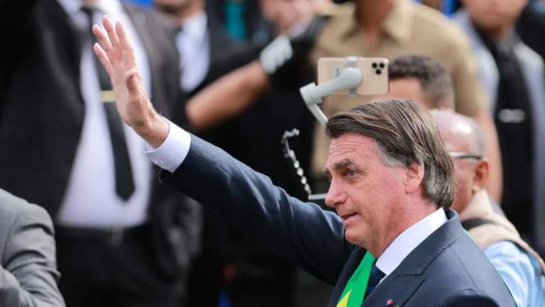 Bolsonaro bate martelo e não passará faixa para Lula