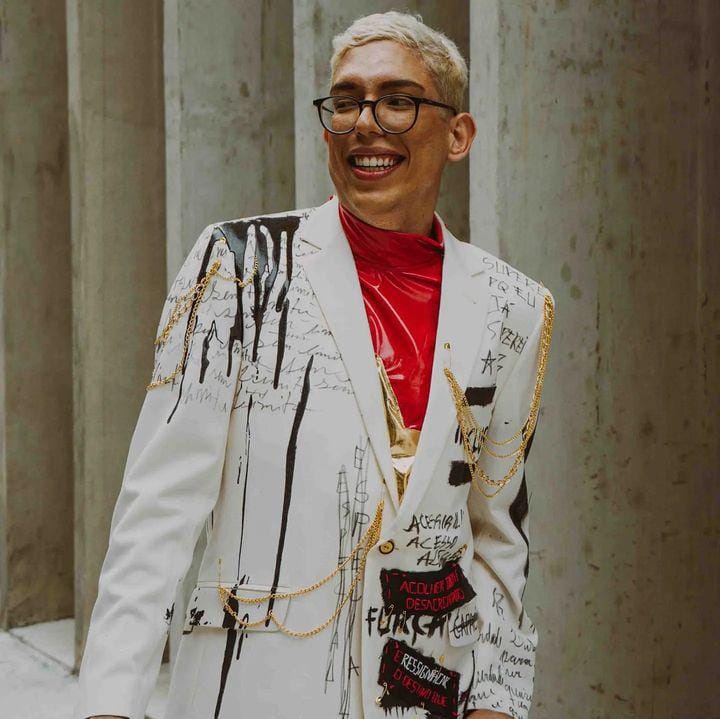 Artista diz que inspiração para traje de Ivan Baron veio do próprio influencer: “maior tela”