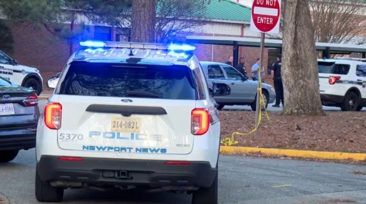 Menino de 6 anos é preso nos EUA após atirar em professora: “Não foi um tiro acidental”, diz polícia