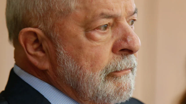 Governo Lula dispensa 11 militares do GSI e Vice-Presidência