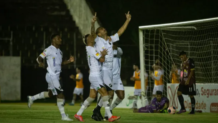 Allan Dias marca três vezes e ABC define vitória sobre o Globo FC no segundo tempo