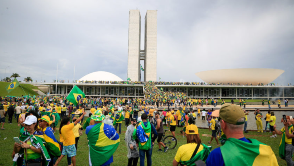 Câmara dos Deputados suspende expediente nesta segunda