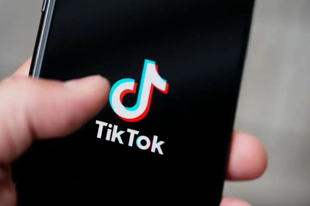 Dona do TikTok admite ter espionado jornalistas americanos pelo aplicativo