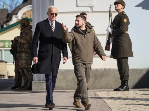 Biden faz viagem surpresa a Kiev, na Ucrânia, e anuncia ajuda de US$ 500 milhões