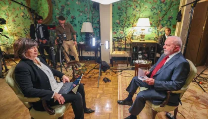 À CNN, Lula diz que Brasil não está mais dividido que os EUA ao se encontrar com Biden