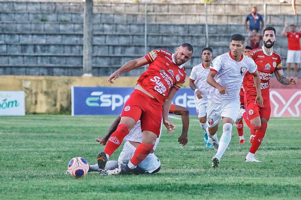 Wallace Pernambucano é diagnosticado com lesão no joelho e não joga na estreia da Copa do Brasil