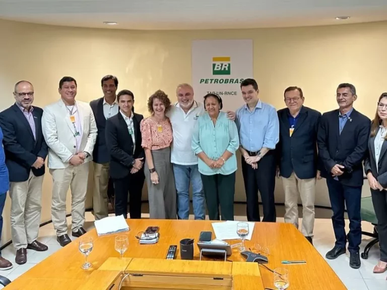 Jean suspende transferências, mantém cerca de 300 funcionários da Petrobras no RN e afirma que Natal vai sediar diretoria da empresa