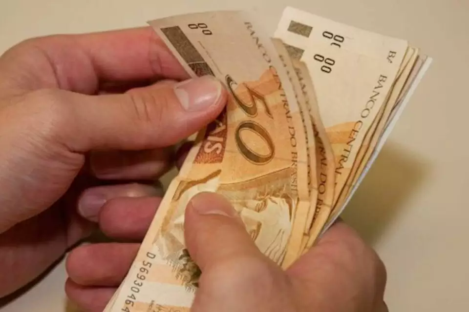 Quem ganha até R$ 2.640 será isento de IR já neste ano, diz Receita