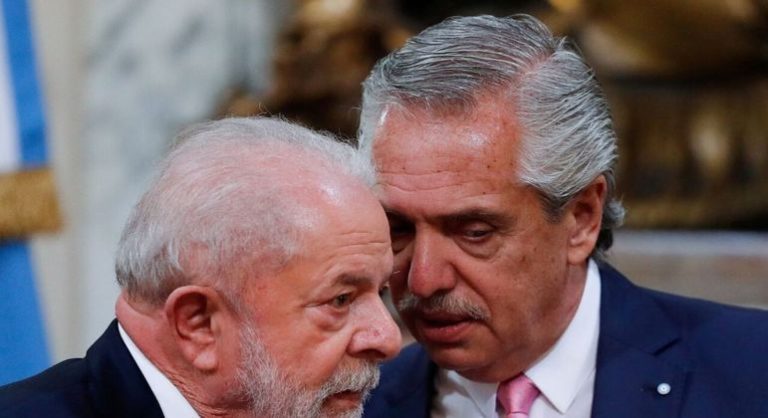 Nobel de Economia critica ideia de moeda comum entre Brasil e Argentina: ‘Terrível’
