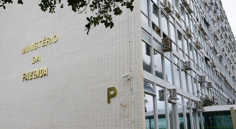 Órgão do Senado diz que dívida do país pode fechar ano em 78,7% do PIB