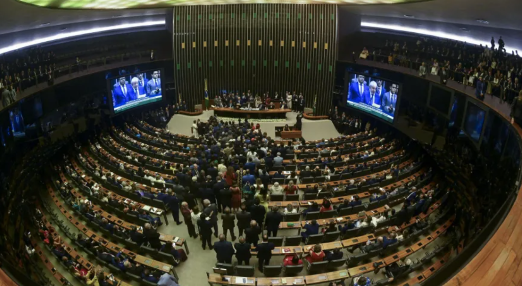 PT quer presidir CCJ e comissões de educação, meio ambiente e direitos humanos na Câmara