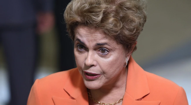 TCU aponta que Dilma Rousseff não devolveu itens do acervo pessoal nem pagou pelos objetos