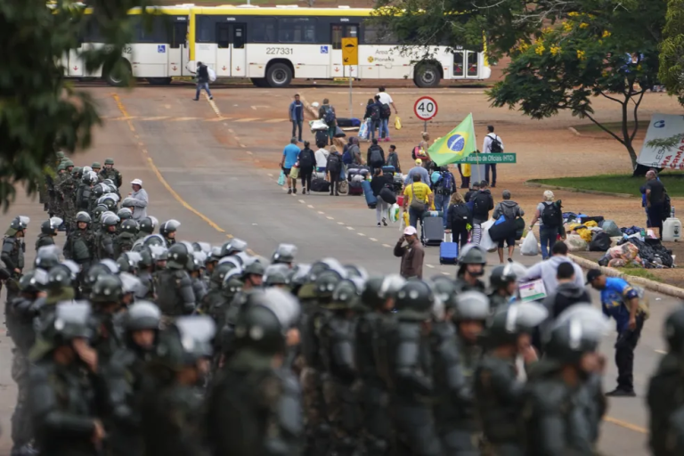 Lula transfere agência de inteligência do GSI para Casa Civil