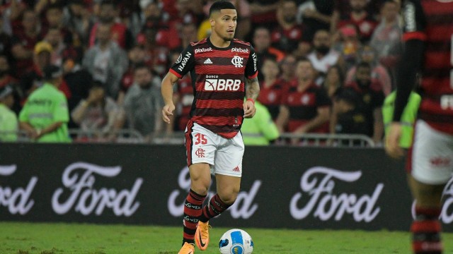 Flamengo ‘faz pix’ para João Gomes errado e tenta reaver R$ 1,9 milhão
