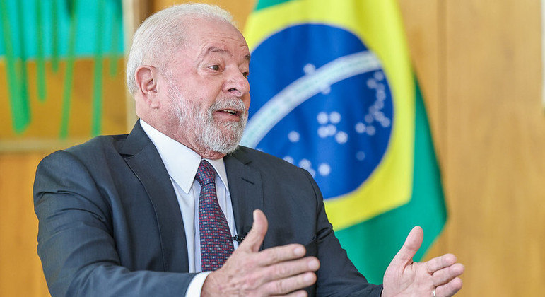 Ministros de Lula têm esposas em tribunais de contas com salário de R$ 35 mil e cargo vitalício