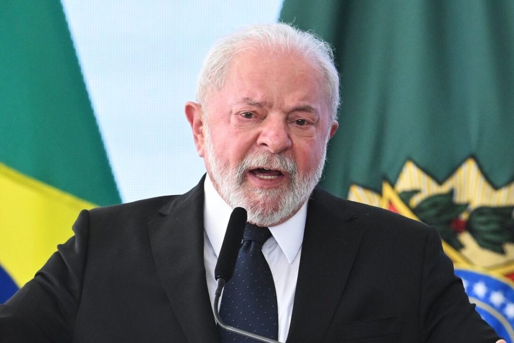 Deputados protocolam novo pedido de Impeachment contra Lula
