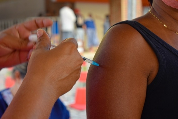 Vacinação com imunizante bivalente contra a covid-19 segue no Rio Grande do Norte