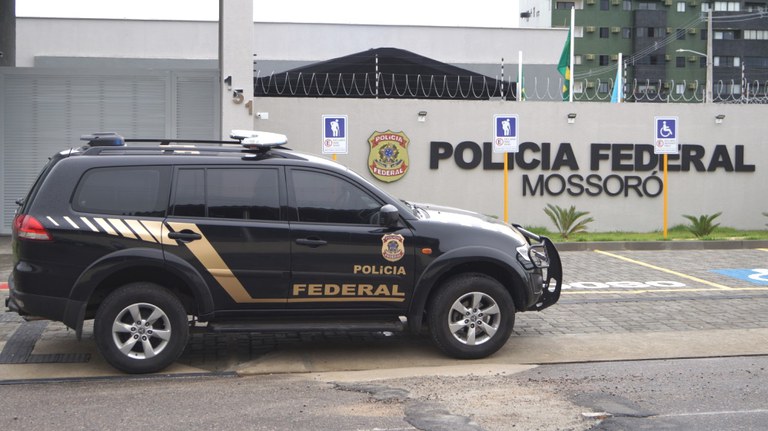 Ação da Polícia Federal investiga suposto desvio na compra de medicamentos públicos