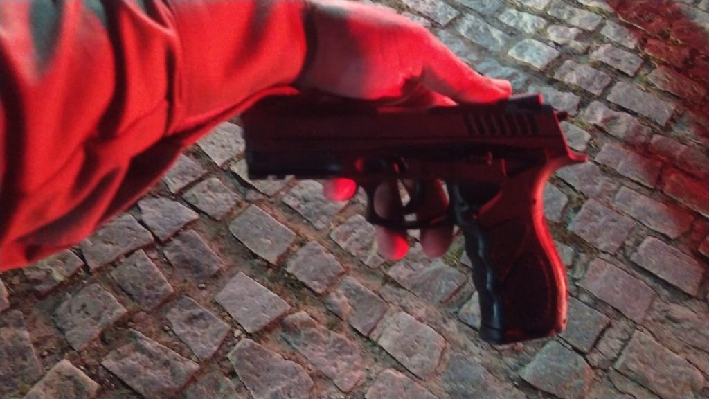 Homem é preso por mostrar pistola durante briga de trânsito em Natal