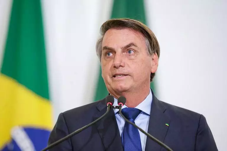 Ex-presidente do Brasil declara que não tomou vacina contra Covid-19 e exclui adulteração