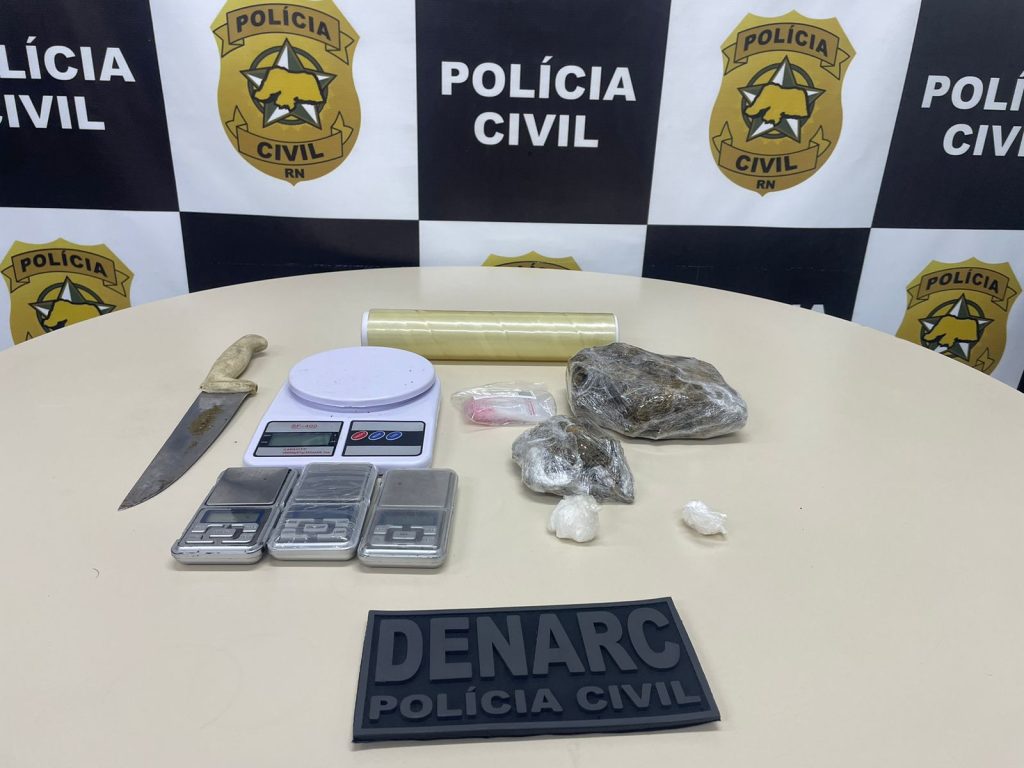 Polícia Civil apreende drogas, materiais para venda fracionada e explosivo no bairro Bom Pastor