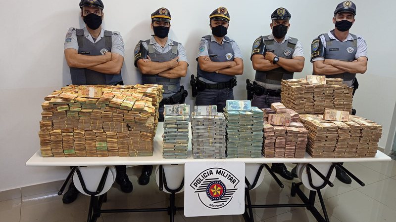 12 MILHÕES SEM COMPROVAÇÃO DE ORIGEM FORAM APRENDIDOS PELA POLÍCIA DE SÃO PAULO
