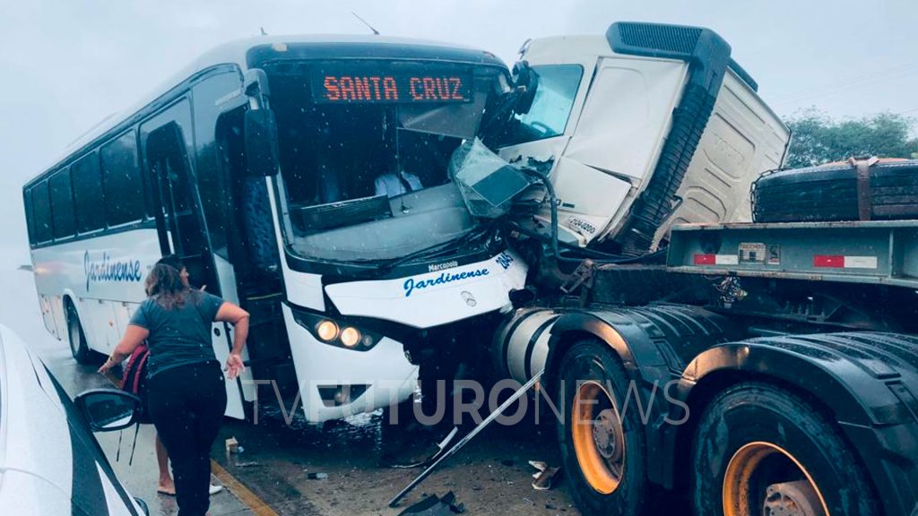 ACIDENTE NA RETA  TABAJARA DEIXA VÍTIMA  FATAL E SETE FERIDOS