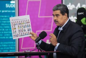 Foto de Maduro aparece 13 vezes em cédula eleitoral da Venezuela