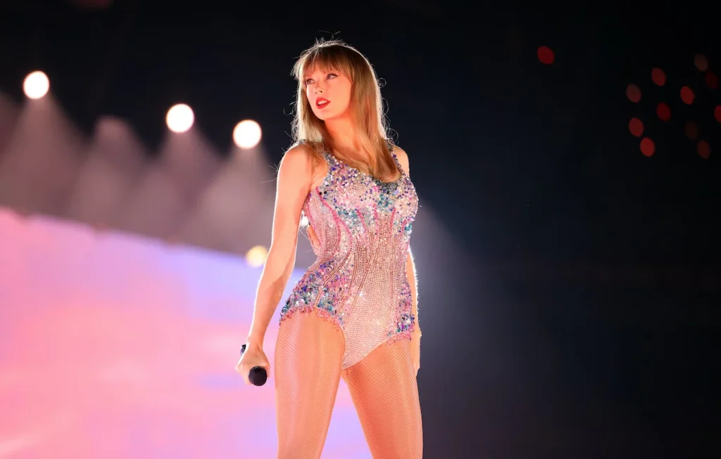 “Lei Taylor Swift”: Câmara projeto que pune cambistas que revender ingressos acima do preço oficial