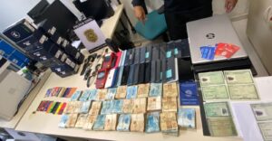 Polícia prende suspeito de abrir contas bancárias com identidades falsas em Natal; golpe causou um prejuízo de R$ 250 mil
