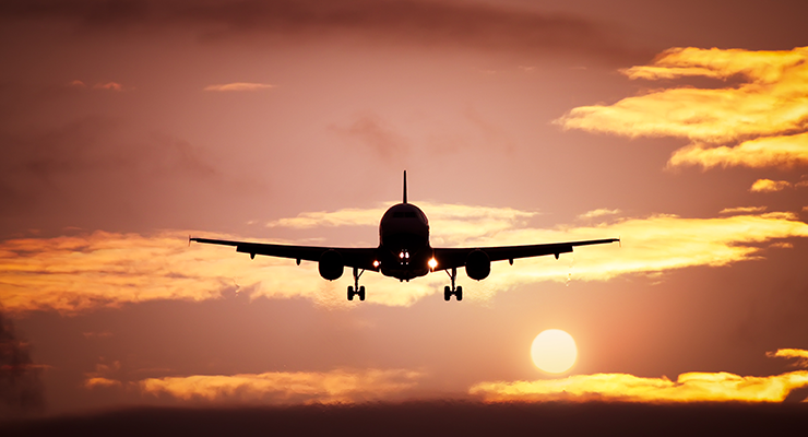 Governo Federal lança programa de passagens aéreas mais baratas para aposentados do INSS 